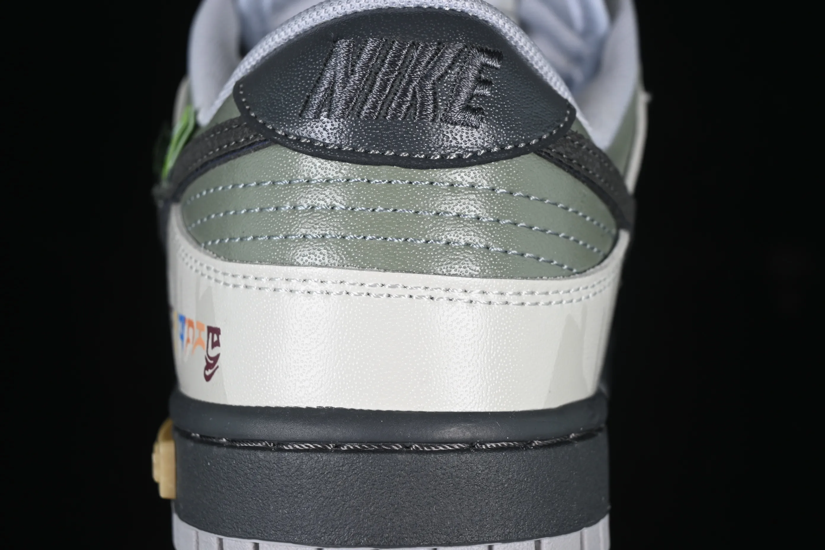 All Categories Nk SB Dunk Series Nk SB Dunk Low Low-top Sneakers Nk Dunk Retro "Grey Fog" Panda Prank Go to Tibet Heart of the Wilderness Gray Black Low-top Casual Sneakers DD1391-103